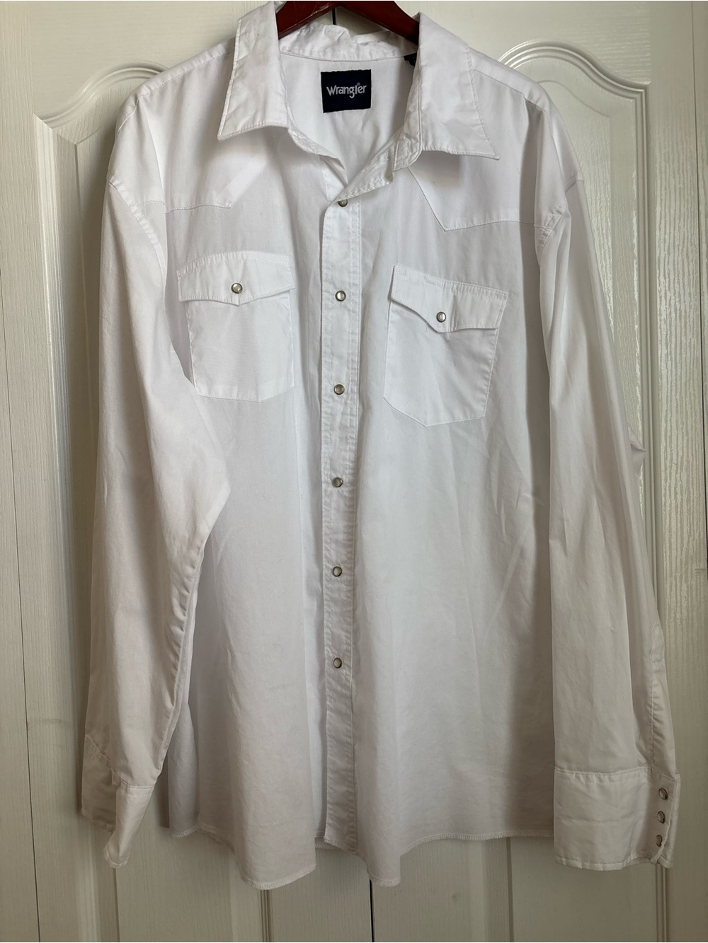 Wrangler Men’s White Casual Western-Style Button Down Shirt